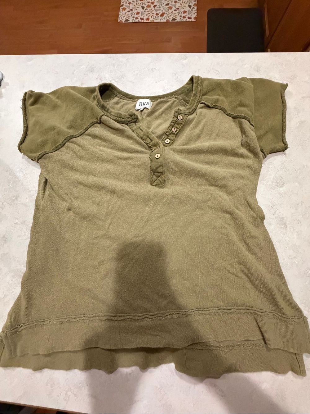 BKE women’s Olive Green Short-Sleeve Henley Top
